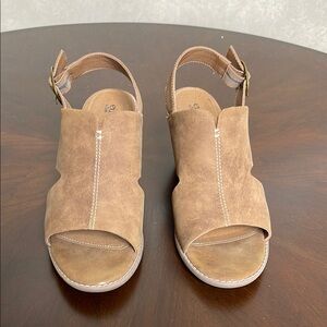 Tan Open-Toe Sandals Eurosport by Sofftt 9.5M